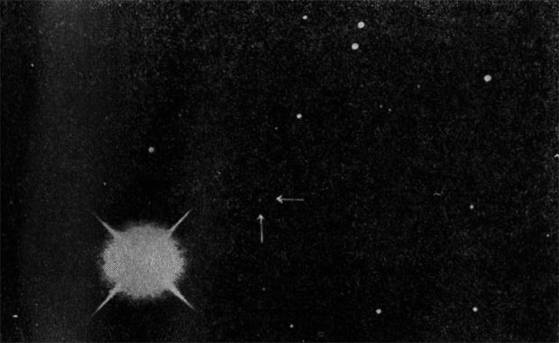 Рис. 3.1б. Британское астрономическое общество, №416. Пластинка с изображением Плутона, снятая Лампландом с помощью 105-сантиметрового рефлектора Ловелловской обсерватории (фокусное расстояние 550 см); 5 марта 1930 г., 3 ч 44 мин (с разрешения Ловеллонской обсерватории)